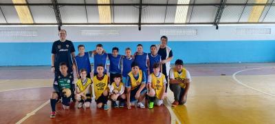 Escola Municipal Leocádio José Correia desenvolveu o projeto de socialização através de prática esportiva